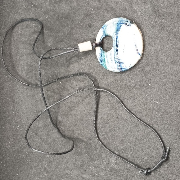 Unbranded cord blue white pendant necklace - Picture 1 of 3